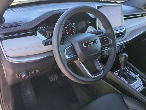 Used 2024 Jeep Compass Limited image 10