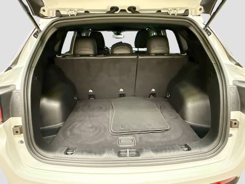 Used 2024 Jeep Compass Latitude AWD/4WD image 25