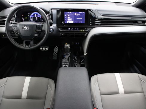 Used 2026 Toyota Camry SE w/ Convenience Package FWD image 29