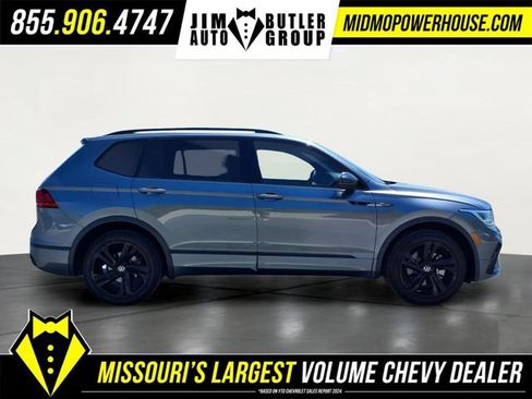 Used 2023 Volkswagen Tiguan SE R-Line AWD/4WD image 4