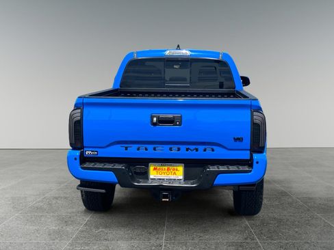 Used 2020 Toyota Tacoma TRD Sport w/ Technology Package RWD image 4