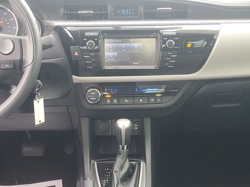 Certified 2016 Toyota Corolla LE FWD image 17