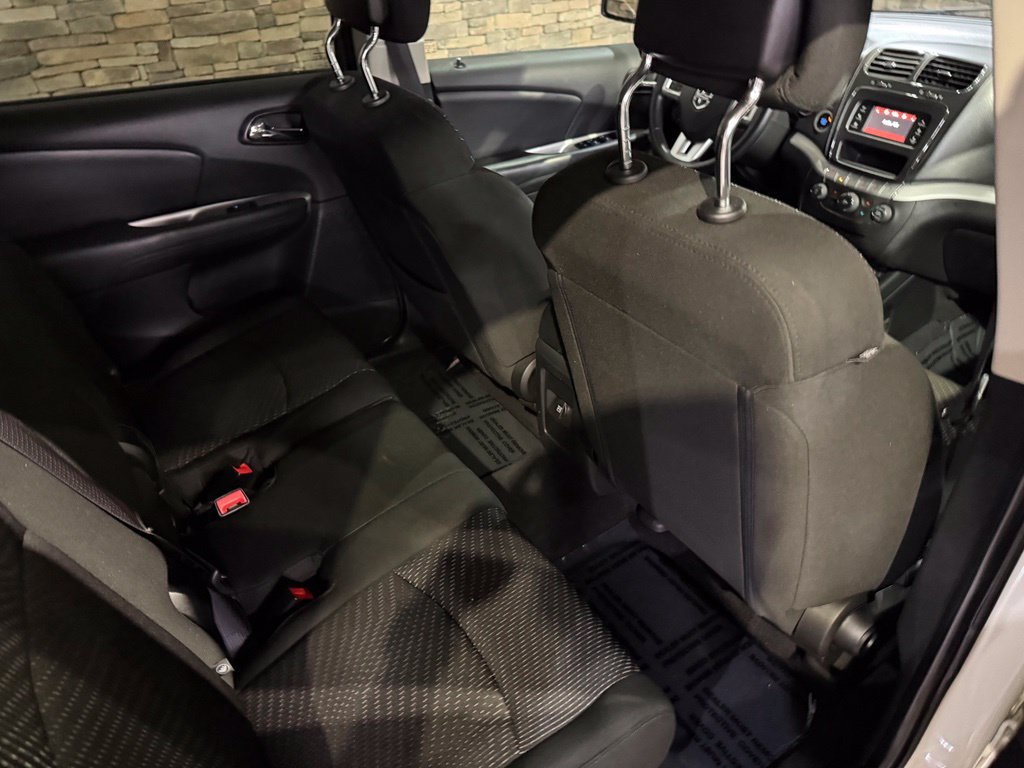Used 2019 Dodge Journey SE w/ Connectivity Group FWD image 5