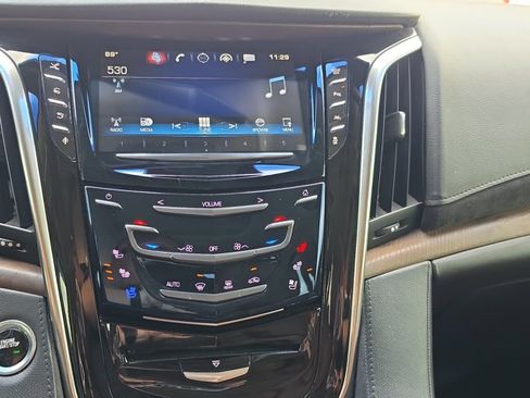 Used 2016 Cadillac Escalade Premium AWD/4WD image 13