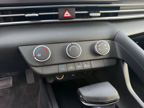 New 2026 Hyundai Elantra SE FWD image 19