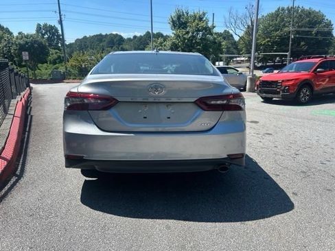 Used 2021 Toyota Camry XLE FWD image 4