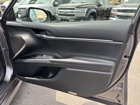 Used 2019 Toyota Camry LE image 15
