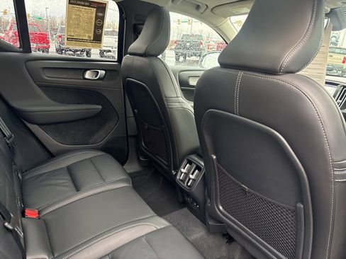 Certified 2023 Volvo XC40 B5 Ultimate w/ Protection Package Premier image 45