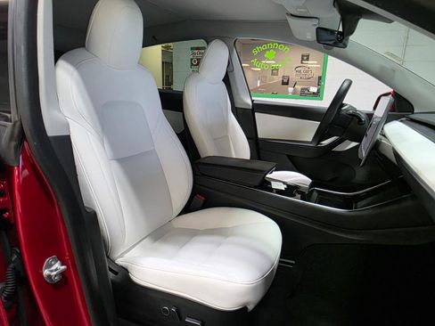 Used 2021 Tesla Model Y Long Range AWD/4WD image 25