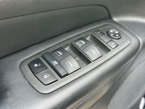 Used 2022 Jeep Grand Cherokee Limited w/ Trailer Tow Group IV image 18