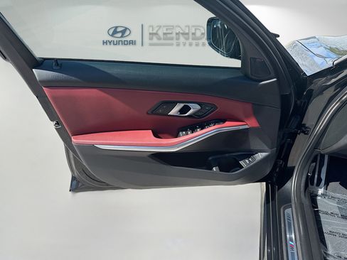 Used 2025 BMW M340i xDrive image 18