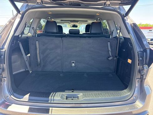 Used 2018 Toyota Highlander XLE FWD image 19