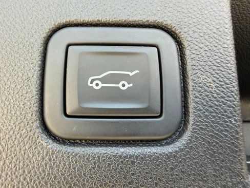 Used 2023 Chevrolet Equinox LT w/ Driver Convenience Package FWD image 16