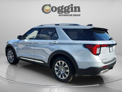 New 2026 Ford Explorer Platinum image 3