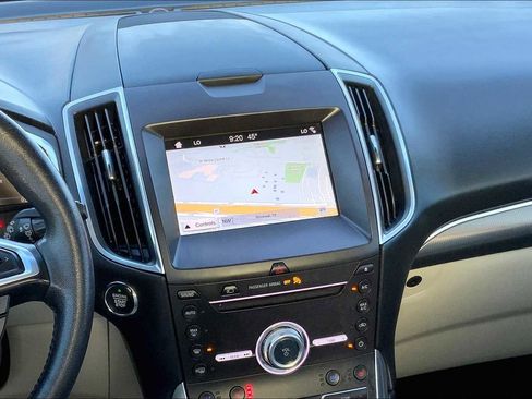 Used 2019 Ford Edge Titanium w/ Equipment Group 301A FWD image 6