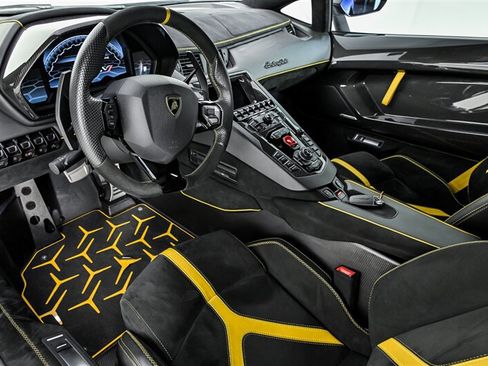Used 2021 Lamborghini Aventador SVJ AWD/4WD image 26