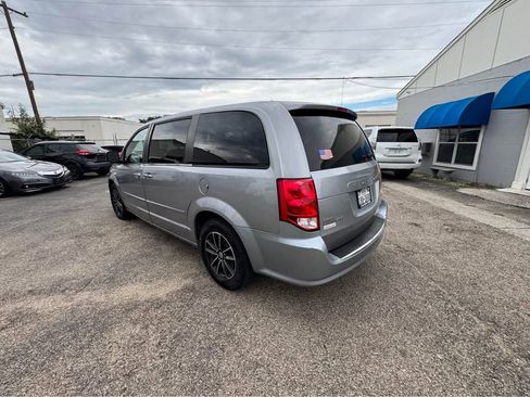 Used 2015 Dodge Grand Caravan R/T image 15