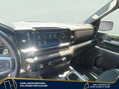 Used 2024 Chevrolet Silverado 1500 RST w/ Z71 Off-Road Package AWD/4WD image 17