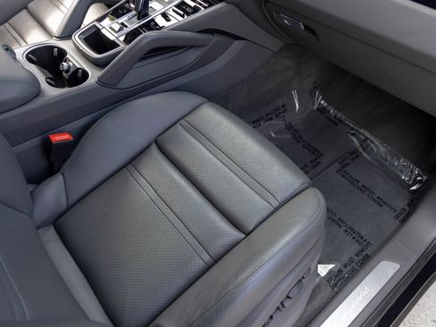 Certified 2022 Porsche Cayenne AWD/4WD image 55