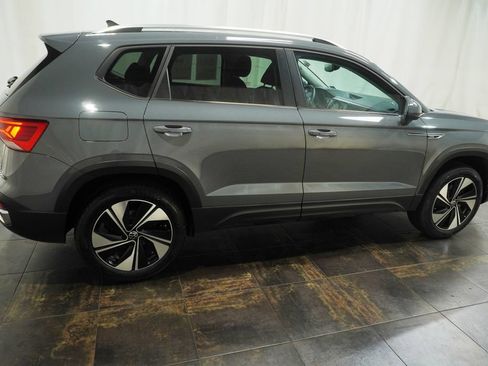 Used 2024 Volkswagen Taos SE AWD/4WD image 3
