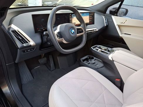 Certified 2023 BMW iX xDrive50 w/ Sport Package AWD/4WD image 9