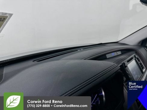 Used 2018 Toyota Highlander XLE AWD/4WD image 11