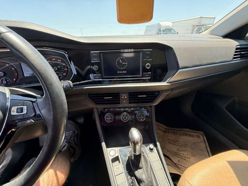 Used 2019 Volkswagen Jetta SE FWD image 9