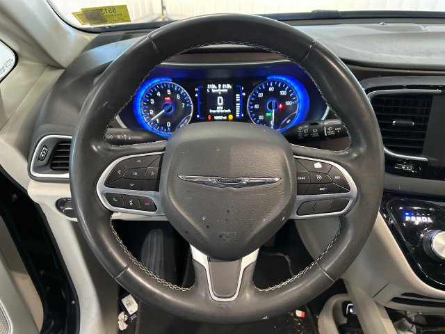 Used 2022 Chrysler Voyager LX FWD image 16