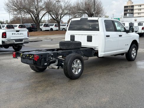 Used 2025 RAM 3500 Big Horn AWD/4WD image 8