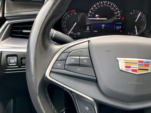 Used 2018 Cadillac XT5 Luxury w/ Driver Awareness Package AWD/4WD image 18