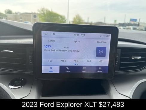 Used 2023 Ford Explorer XLT AWD/4WD image 17