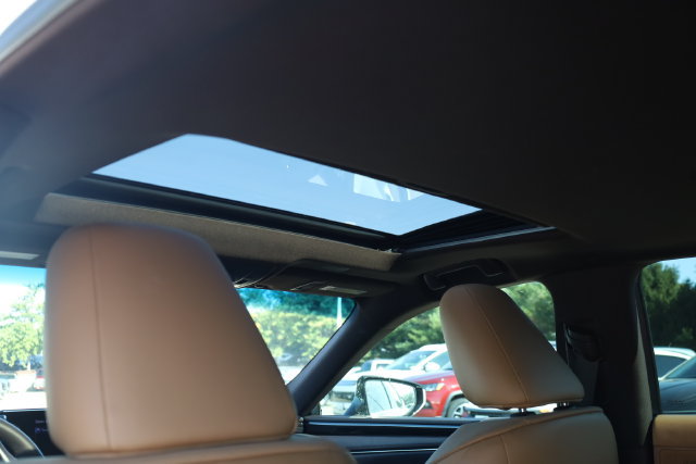 Used 2021 Lexus ES 300h w/ Premium Package FWD image 24