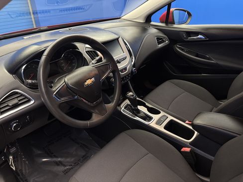 Used 2018 Chevrolet Cruze LS FWD image 11