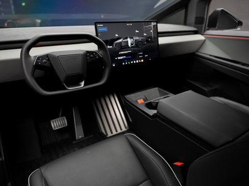Used 2025 Tesla Cybertruck Cyberbeast AWD/4WD image 2