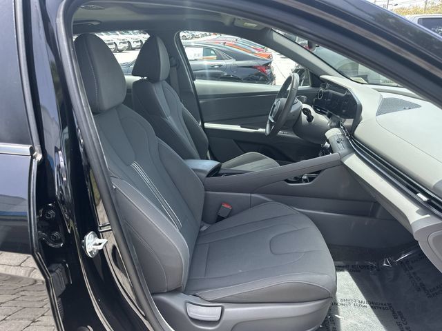 Used 2025 Hyundai Elantra SEL FWD image 29