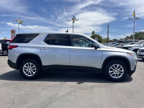 Used 2018 Chevrolet Traverse LS FWD image 4
