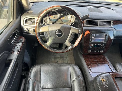 Used 2013 GMC Yukon XL Denali image 14