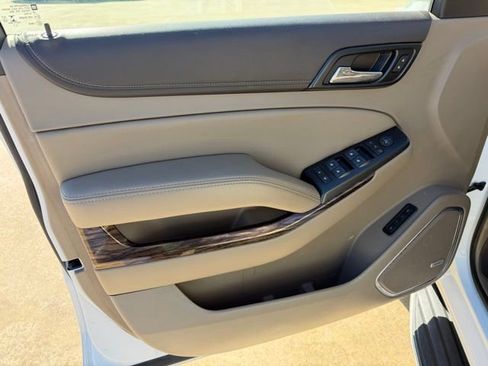 Used 2019 GMC Yukon XL SLT image 12