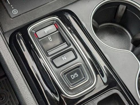 Certified 2025 Honda Pilot Touring image 12