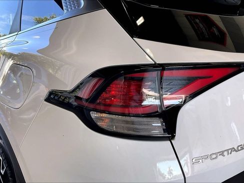 Used 2023 Kia Sportage EX FWD image 17