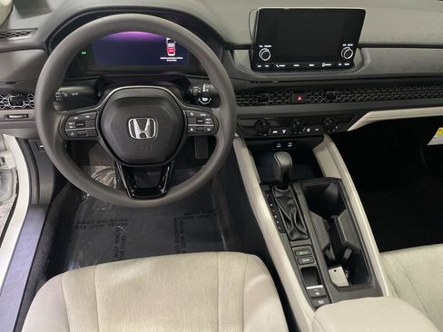 Used 2025 Honda Accord LX image 13