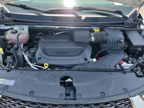Used 2023 Chrysler Pacifica Touring-L FWD image 29
