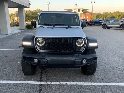 Used 2024 Jeep Wrangler Unlimited Sport AWD/4WD image 2