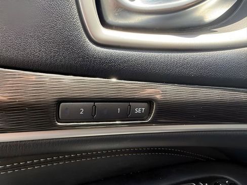 Used 2019 INFINITI QX60 Luxe w/ Essential Package image 16