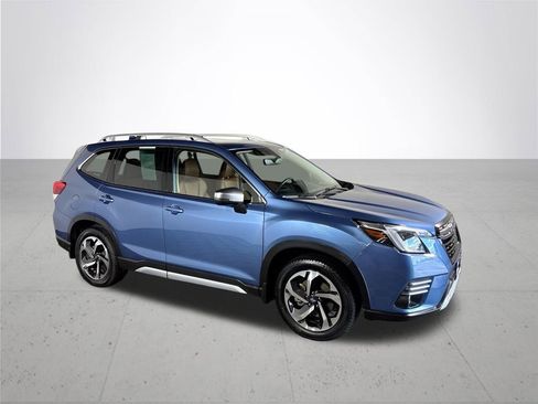 Used 2023 Subaru Forester Touring image 5