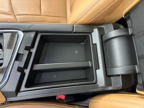 Used 2018 Buick Enclave Essence image 32