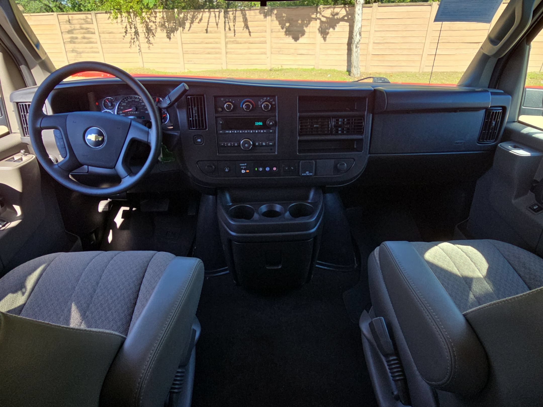 Used 2025 Chevrolet Express 3500 LT w/ LT Preferred Equipment Group RWD image 16