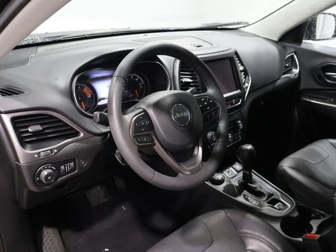 Certified 2021 Jeep Cherokee Latitude Lux w/ Comfort/Convenience Group image 17