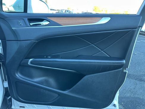 Used 2019 Lincoln MKC Reserve w/ MKC Climate Package image 22
