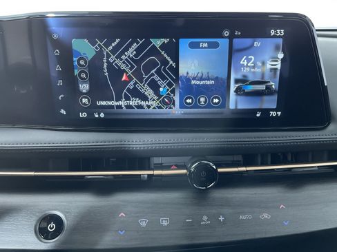 Certified 2024 Nissan Ariya AWD image 17